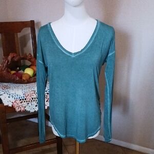 American Eagle- Teal Long Sleeve V-Neck Top